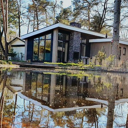 Cozy Chalet With A Jetty Nearby De Veluwe Villa Hoenderloo Exterior foto